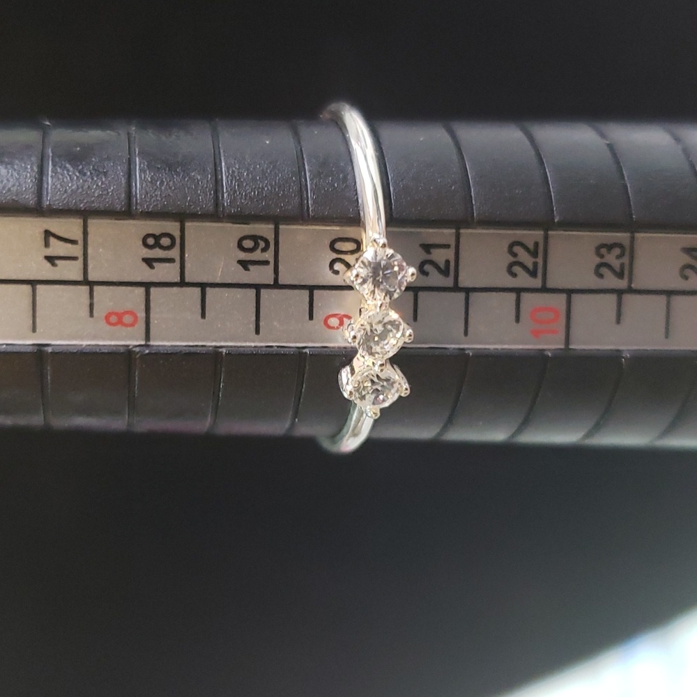 3 stone cubic zirconia sterling silver size 9 ring